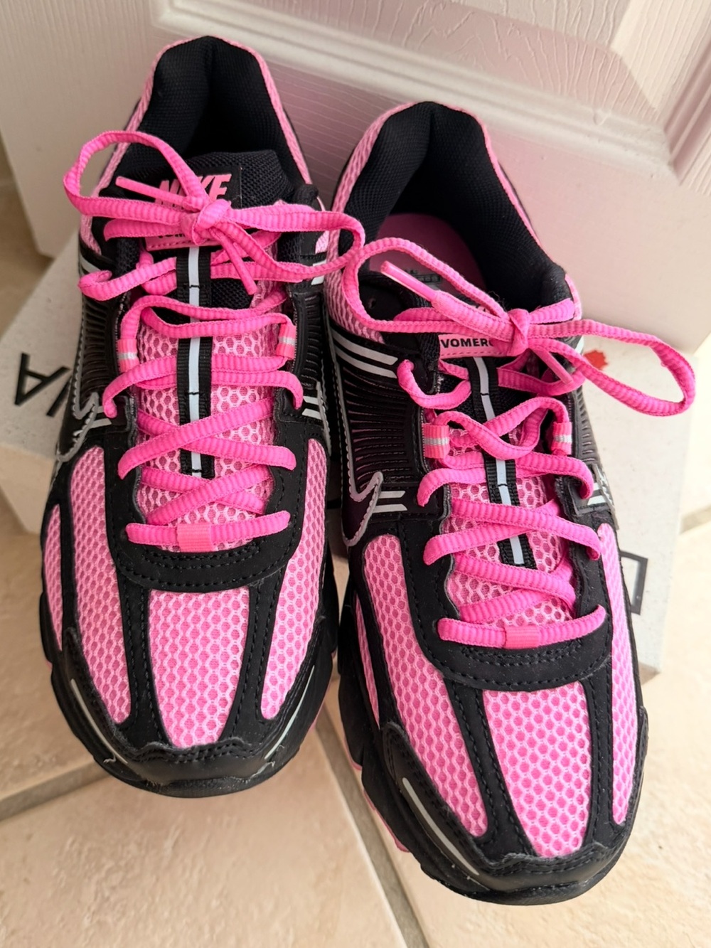 Nike Women’s Pink & Black Athletic Running Shoes